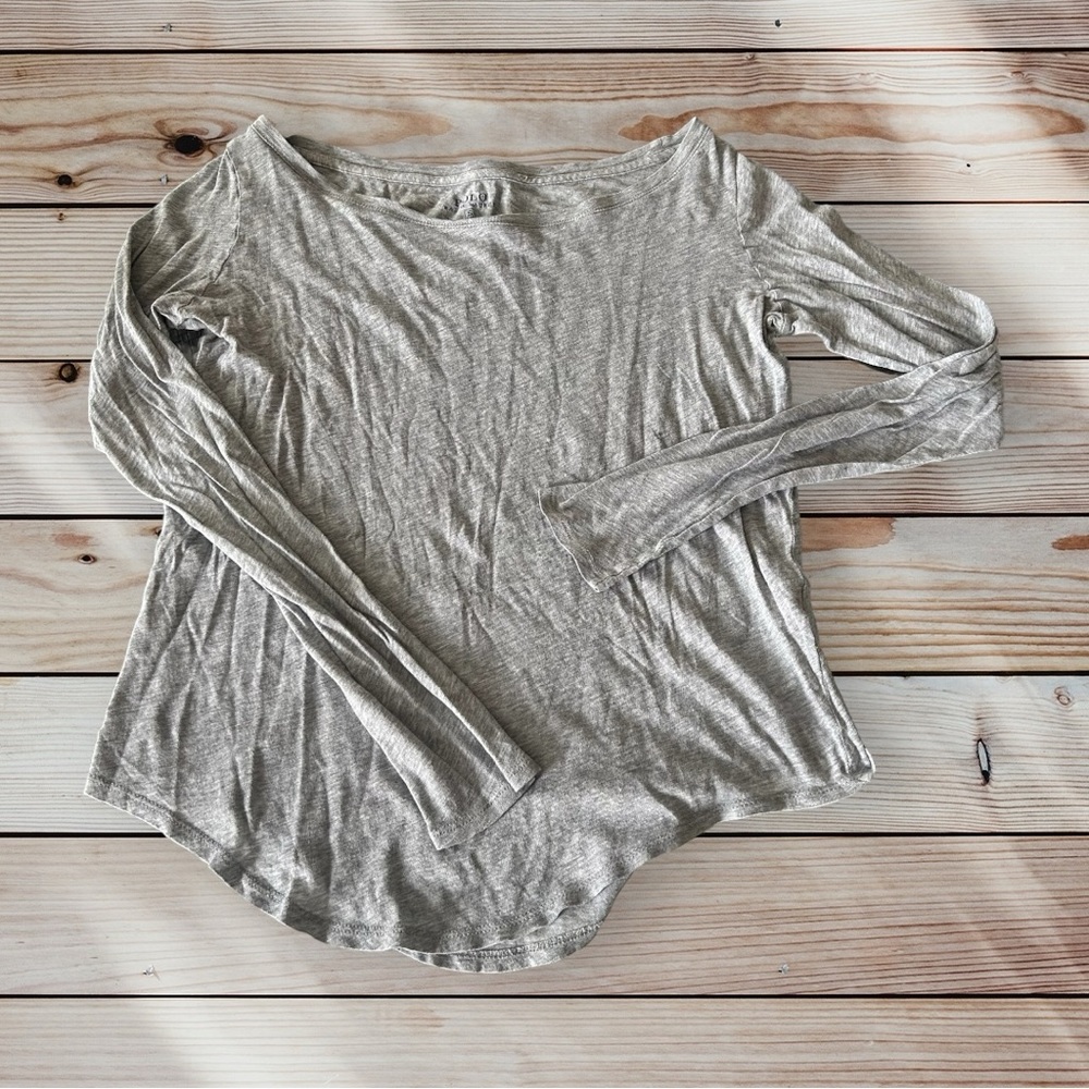 POLO RALPH LAUREN Women’s Lightweight Long Sleeved Tissue Tee in Heather Gray
